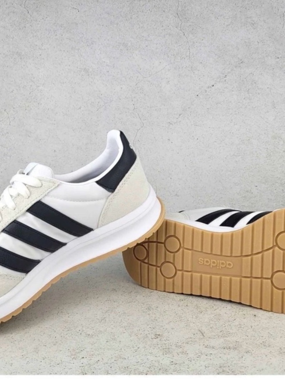 Adidas Retro Runner Sneakers in White and Black with Gum Sole RUN 70s 2.0 J